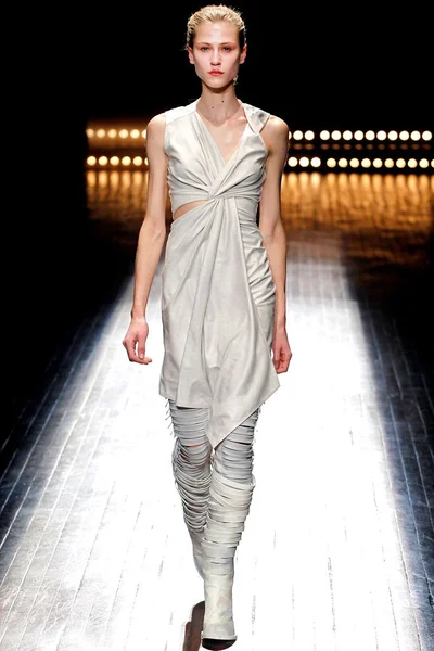 Look 29